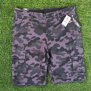 NWT South Pole Shorts Men’s Cargo Camo Black Gray Pockets Wide Waistband Size 36